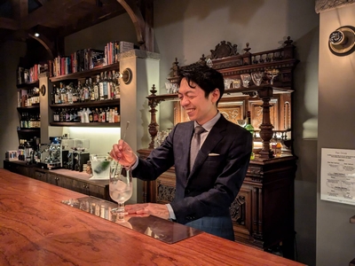バーでお酒を飲むということ