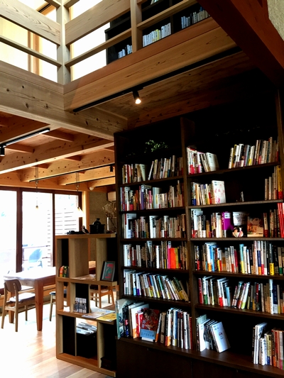 川沿いのカフェで会いましょう