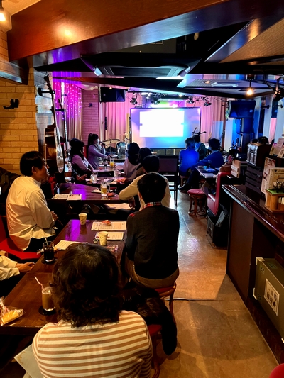 食べて飲んで音楽で癒される