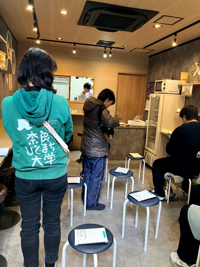 店主とおむすびの味から溢れるやさしいひととき